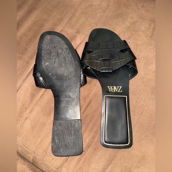 Zara Black Croc-Patterned Sandals - Picture 5 of 5